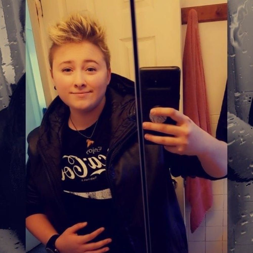 Meet your Posher, Alexis